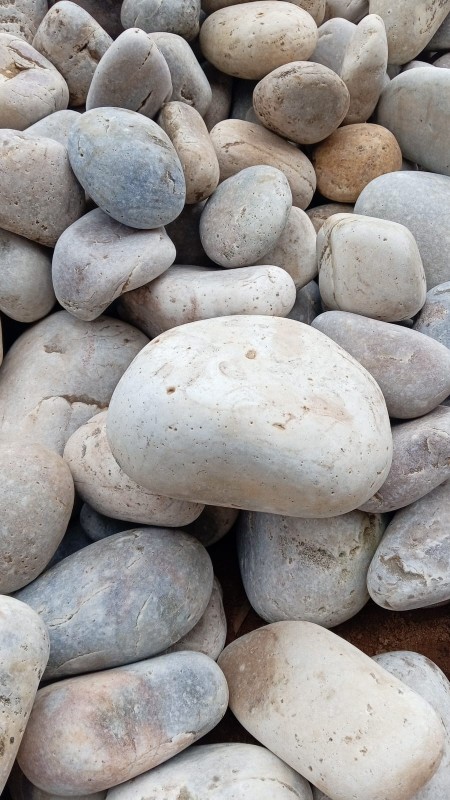 Pure White Pebble Stones
